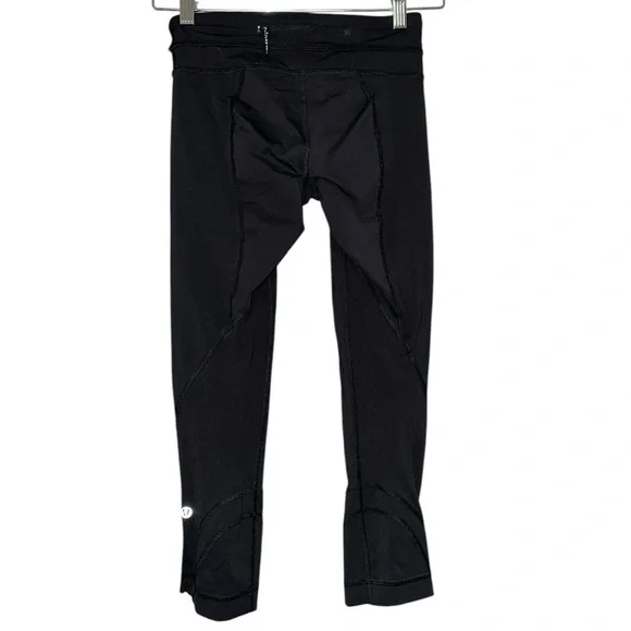 Lululemon x SoulCycle Women’s Size 4 Black Green Skull Cropped Leggings - Picture 2 of 4